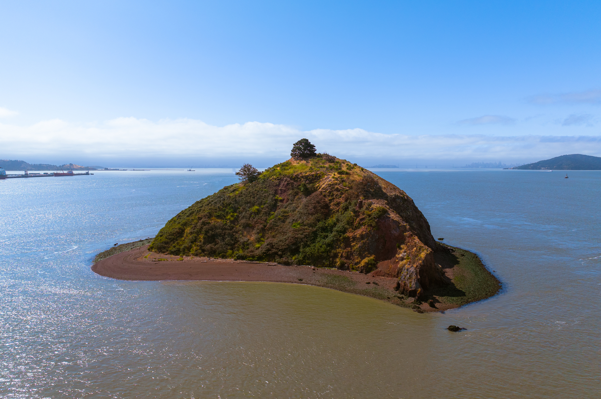 旧金山湾的红岩岛正在以2500万美元的价格出售