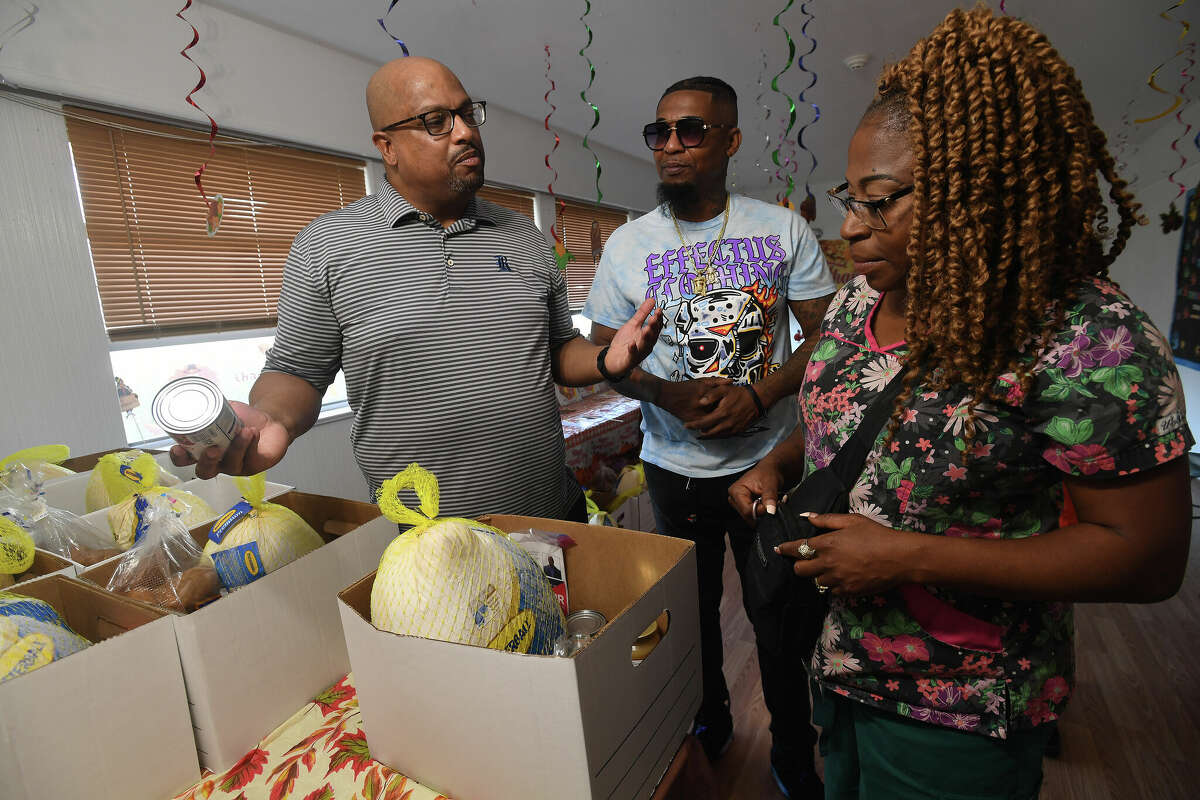 Local and law firm brighten families' Thanksgiving tables