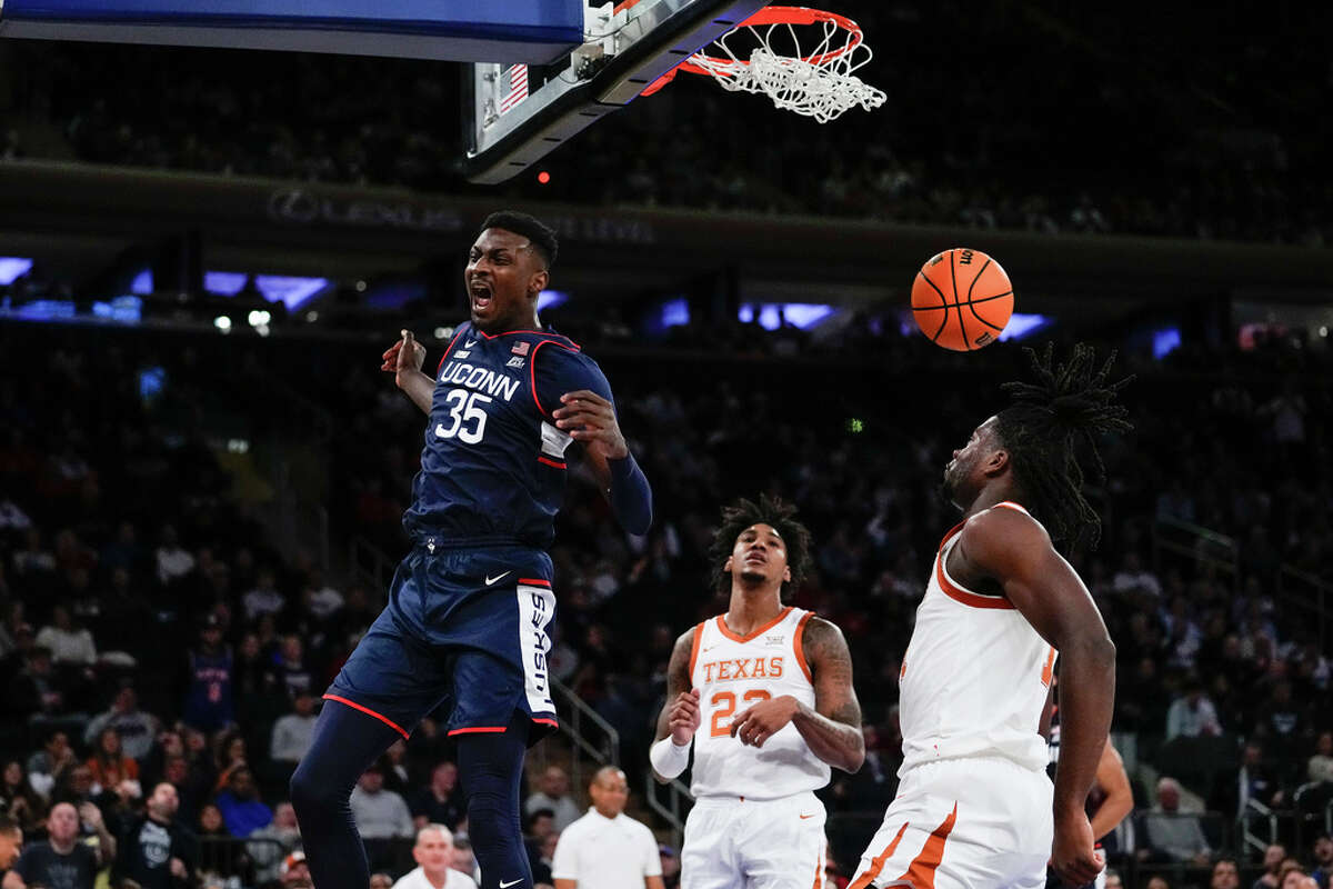 Alex Karaban beat the halftime buzzer to give UConn a 13-point