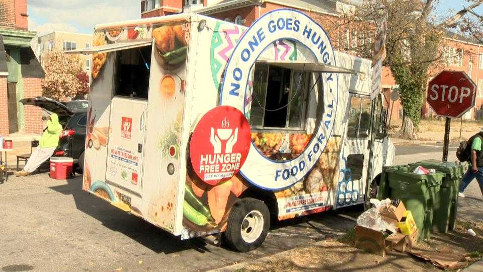 Meet Mr. Steve, the man who uses a food truck to deliver free food to ...