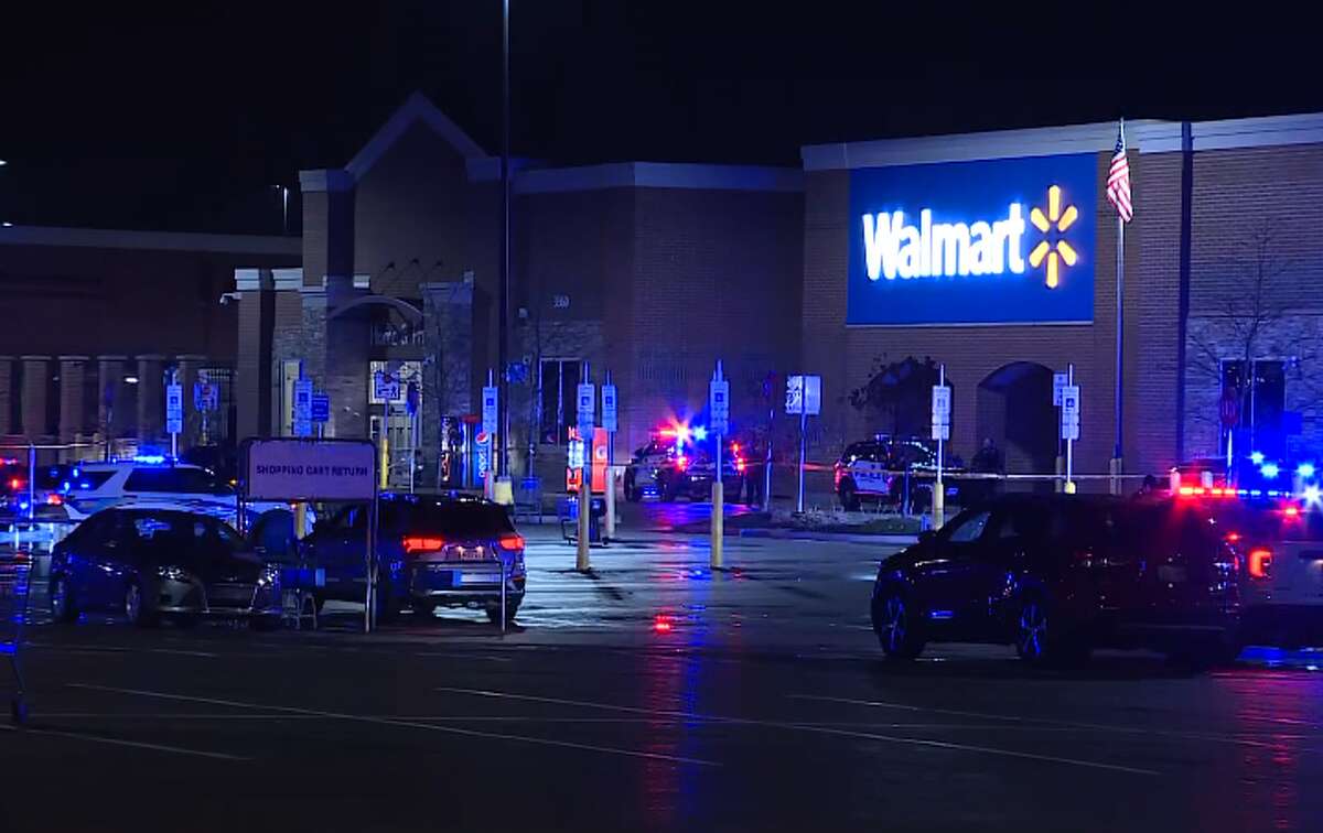 Police 4 injured in shooting at Ohio Walmart store; suspect dead