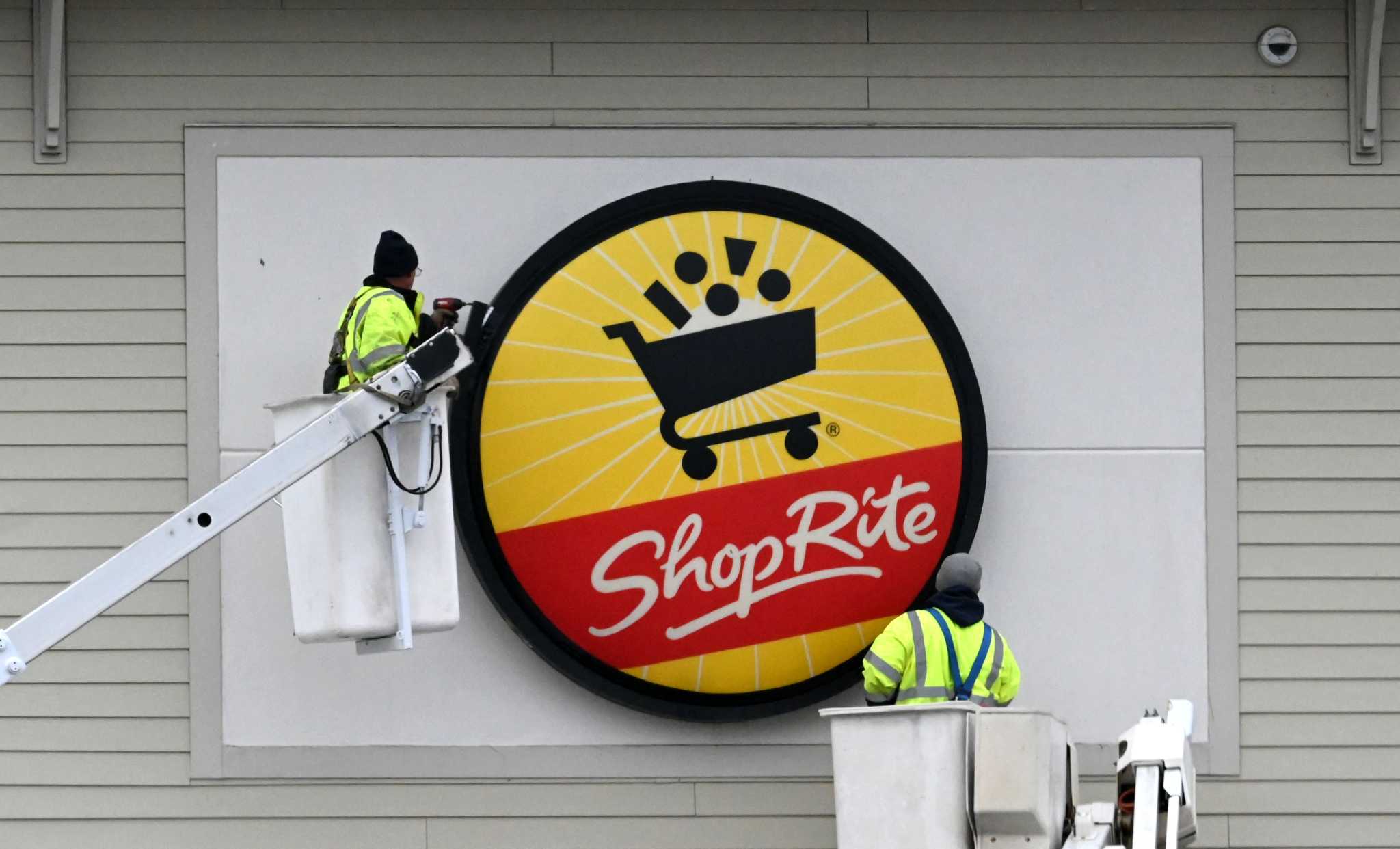 DMV hosts job fair for former ShopRite employees