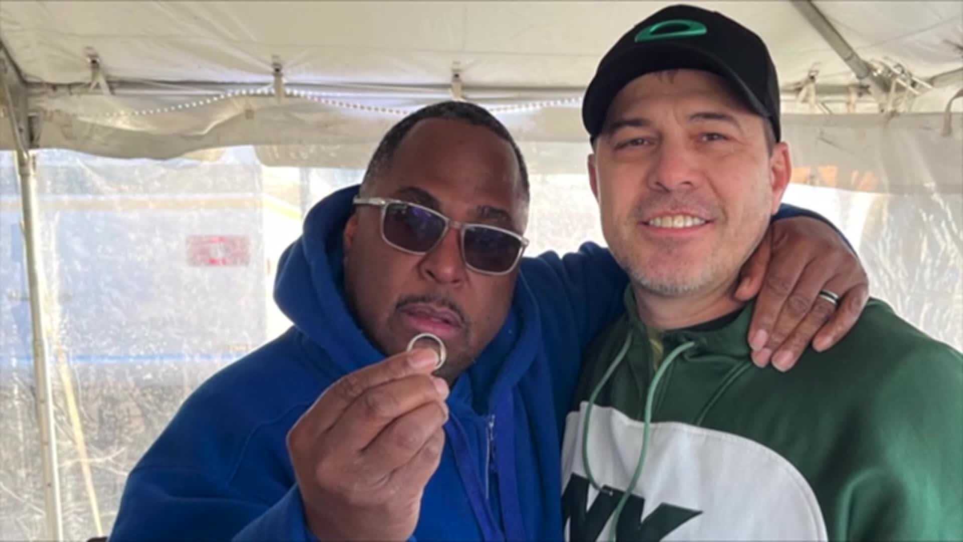 watch-thanks-to-a-jets-fan-a-bills-fan-recovered-a-wedding-ring-he