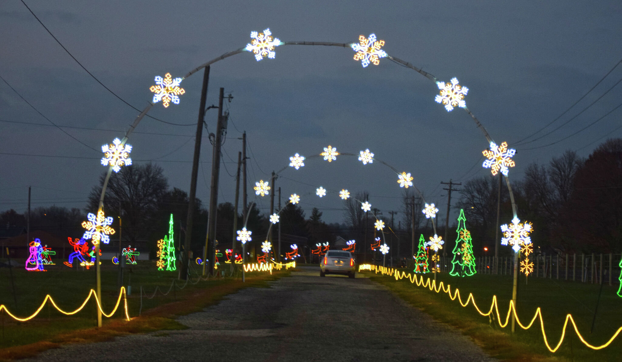 Jacksonville creates Festival of Lights drivethrough event