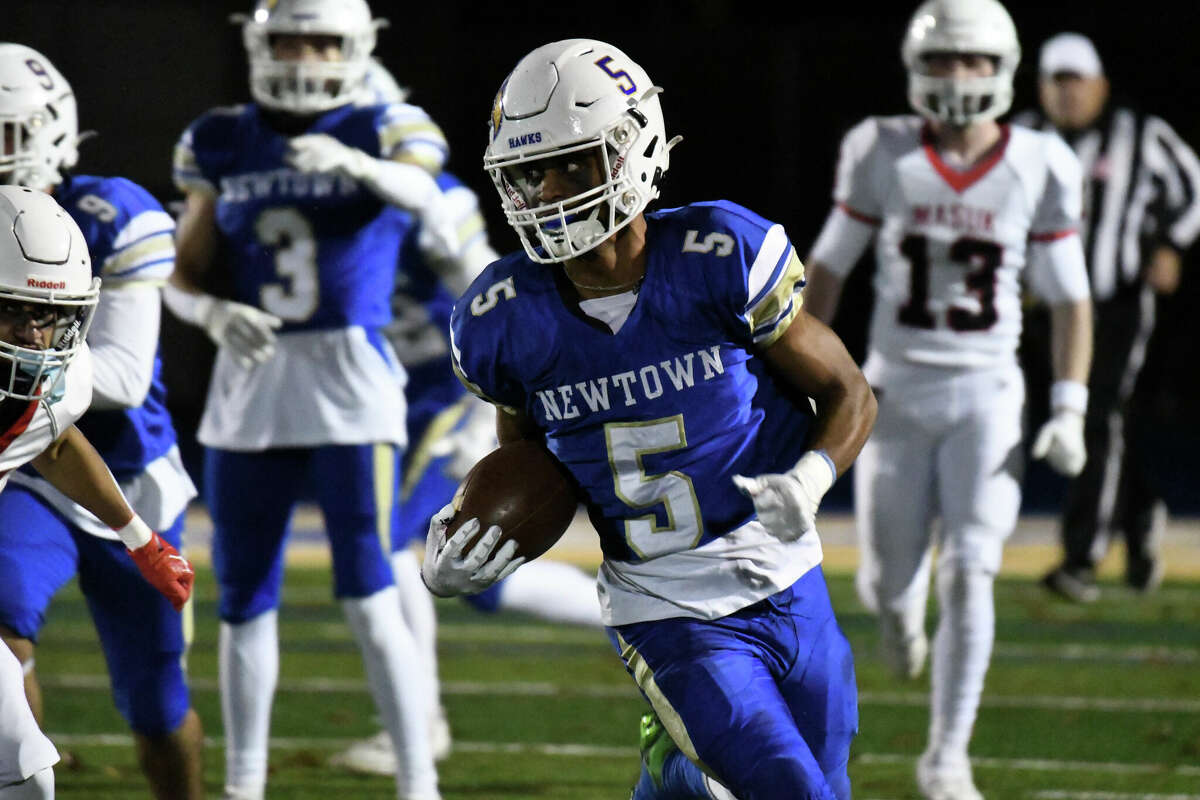 Masuk High School football defeats Newtown on Thanksgiving Eve