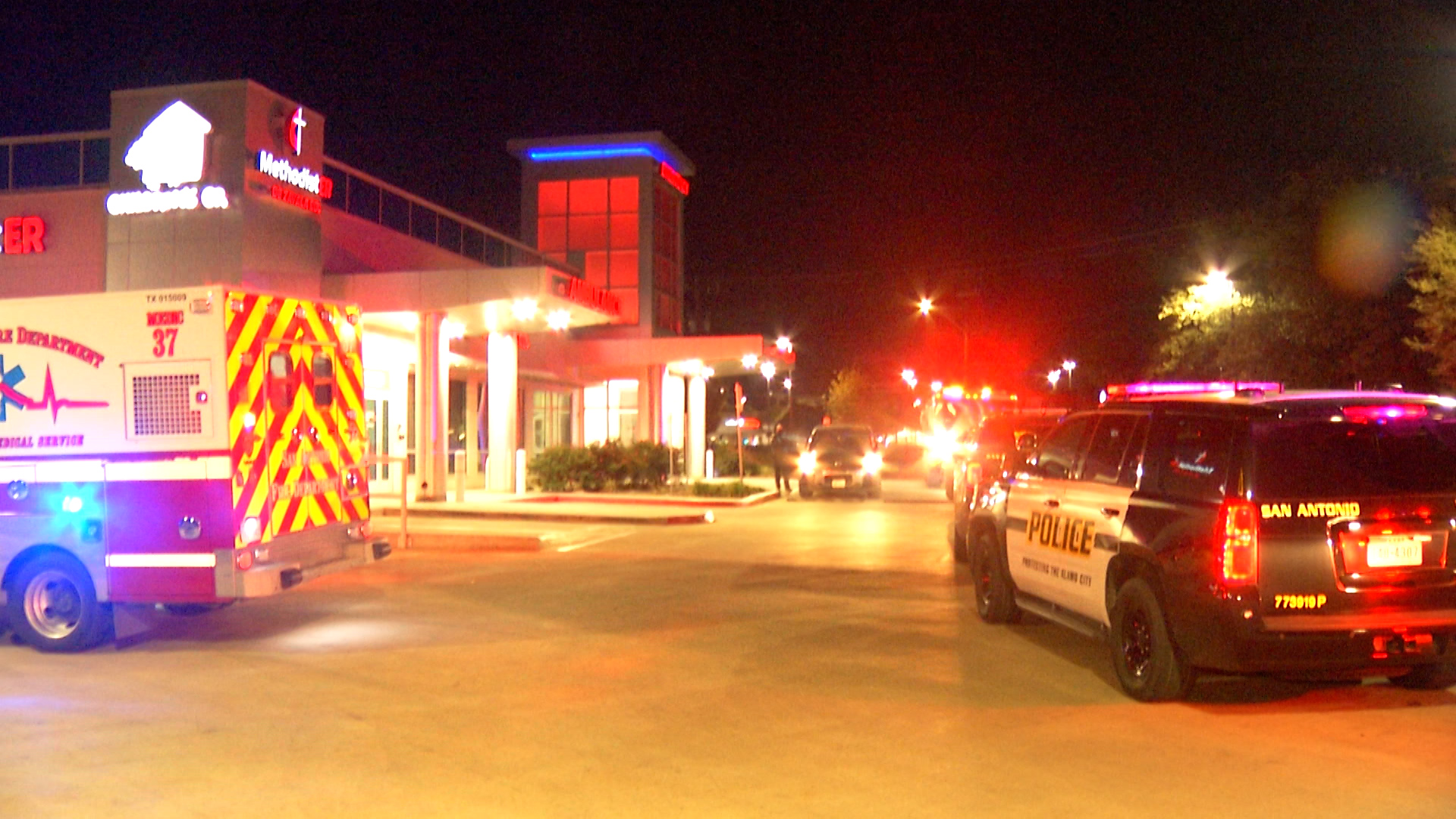Man shot outside Northwest Side apartment early Thursday