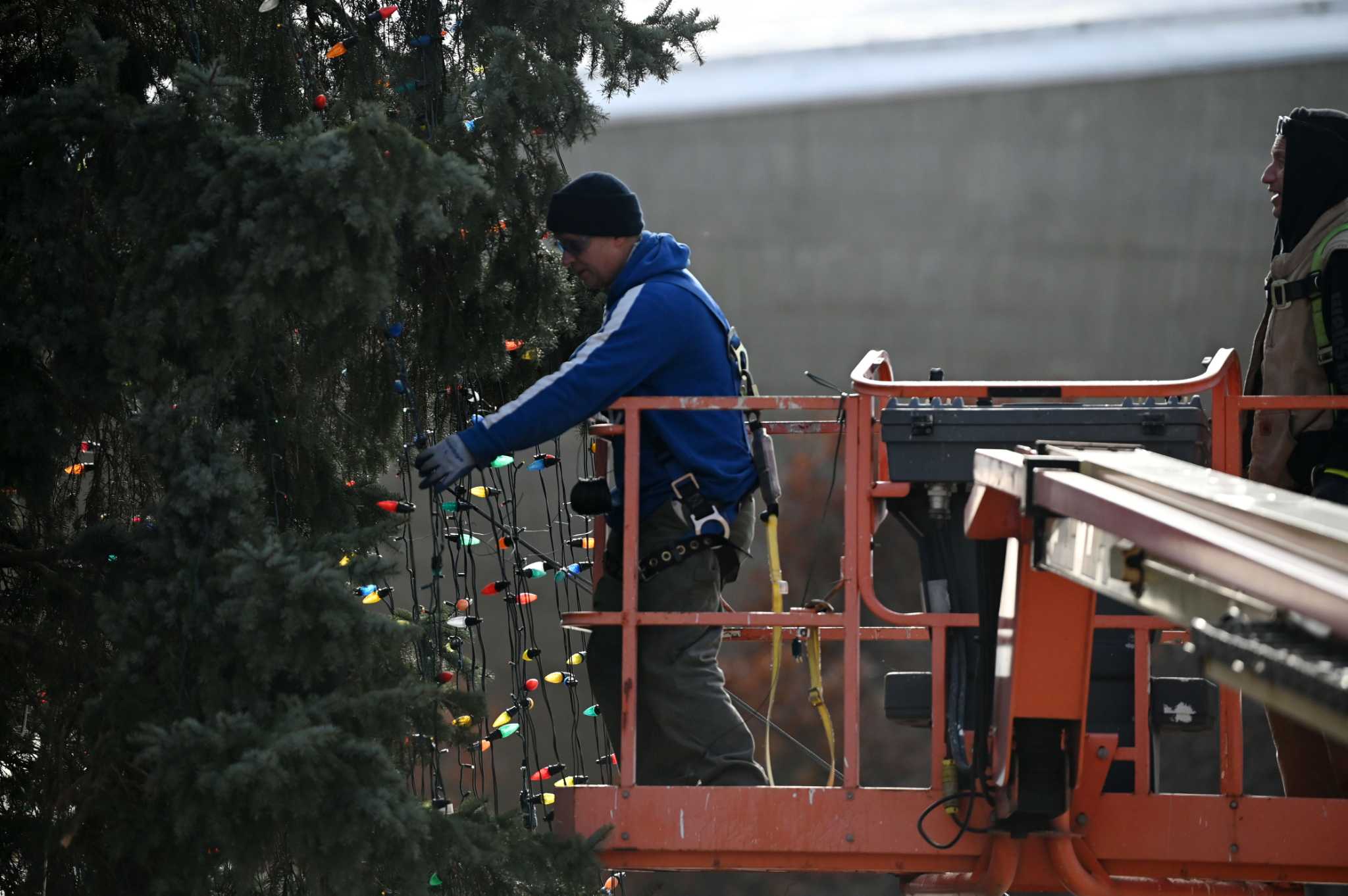 Empire State Plaza ice rink opens Dec. 1