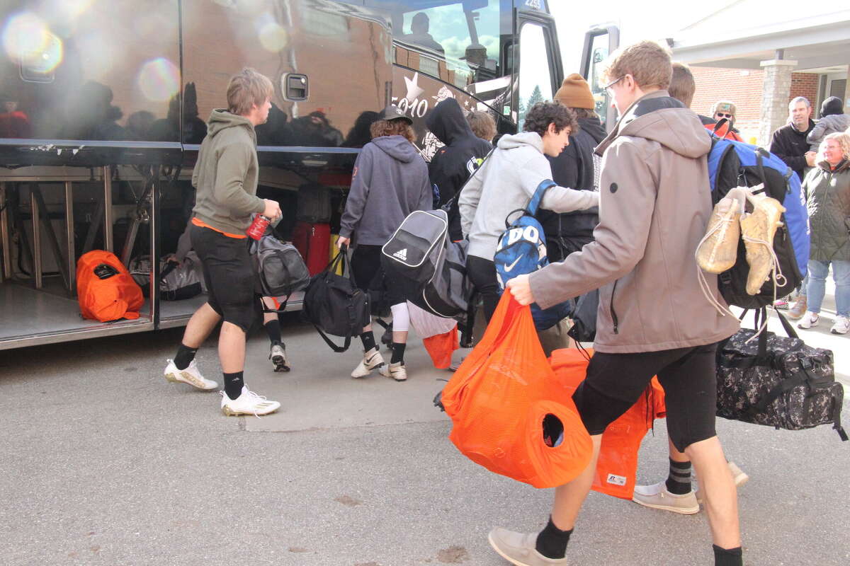 Ubly football team enjoys sendoff by community and fans