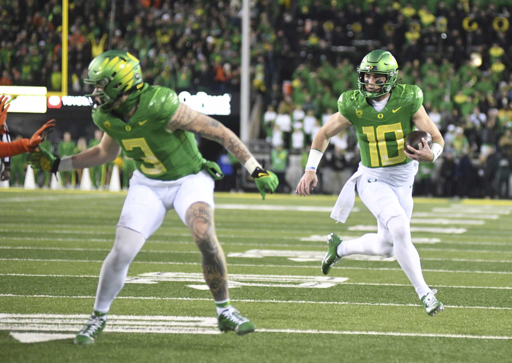 oregon-defeats-oregon-state-31-7-for-a-spot-in-the-pac-12-title-game-as