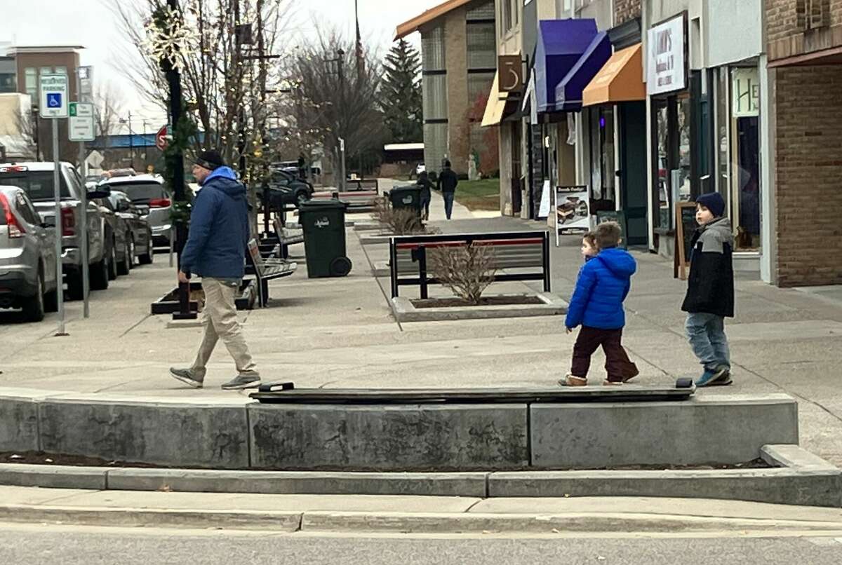 Downtown Midland stores unite for Small Business Saturday