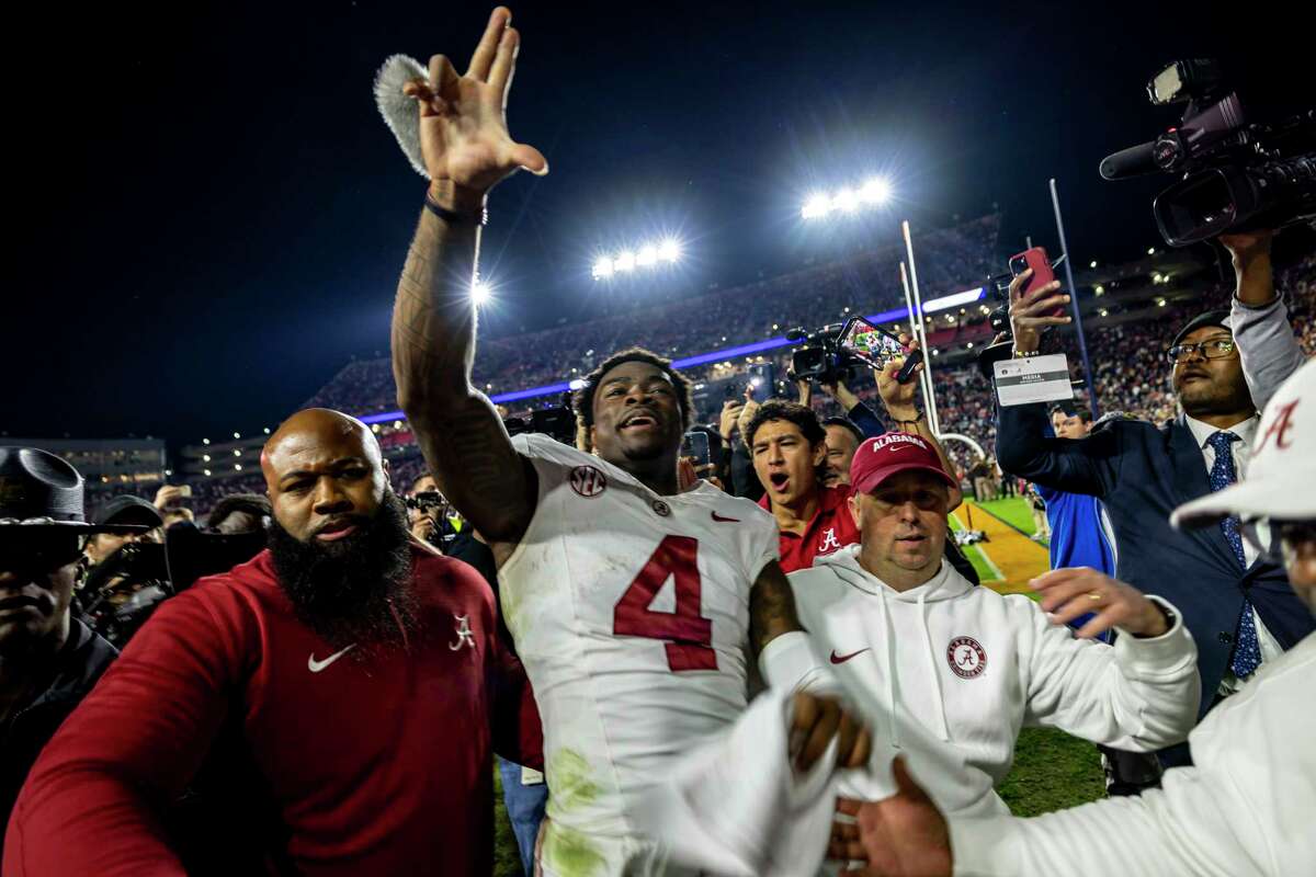 College Football Champs: Auburn In A Close One