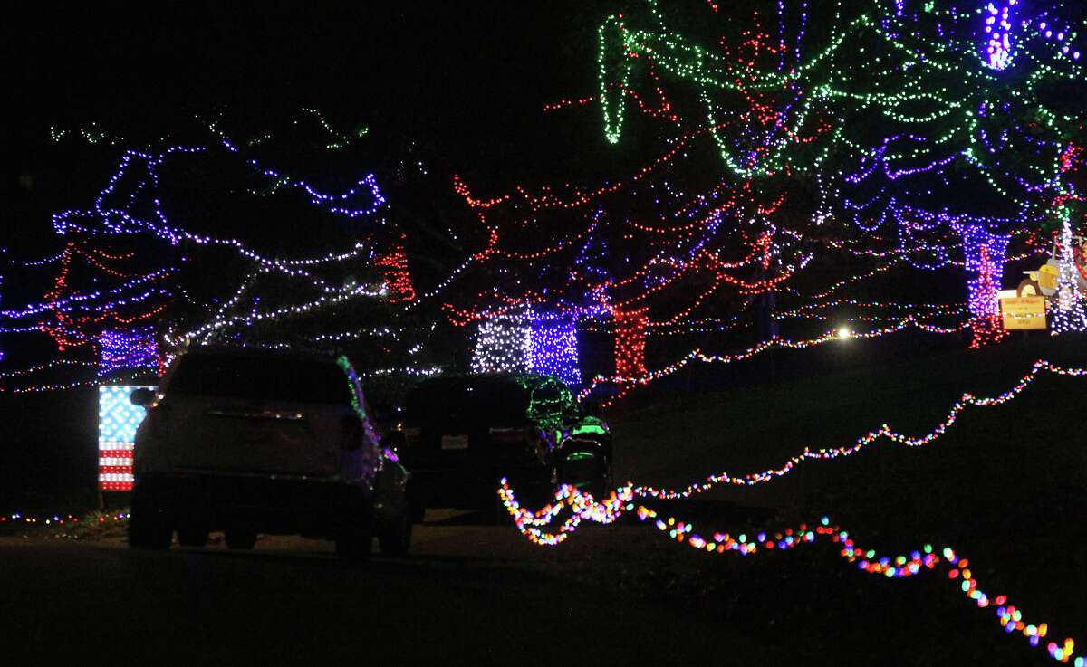 Rock Spring Park's Christmas lights display attracts thousands