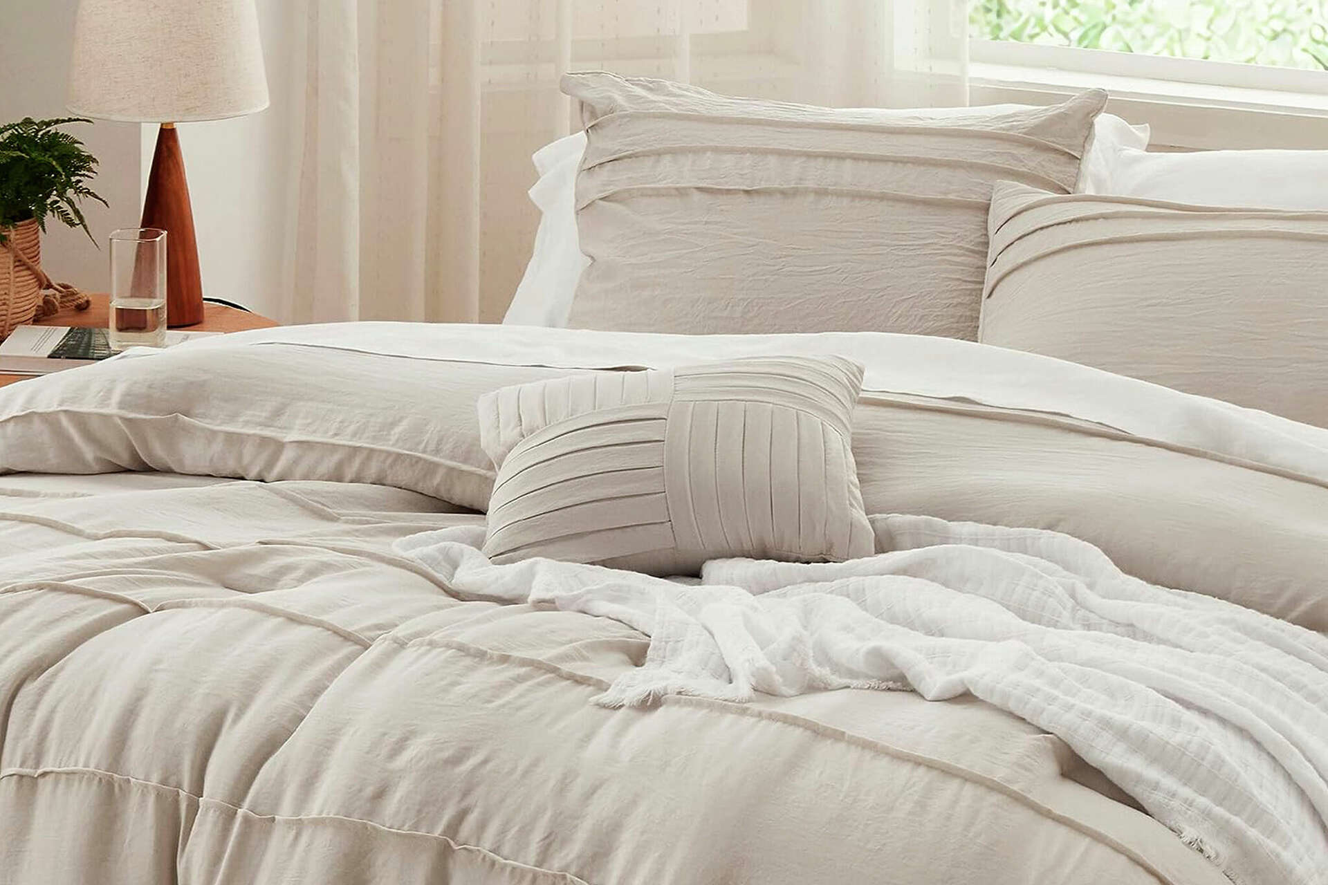 Bedding Cyber Monday Get a 4piece comforter set for just 36