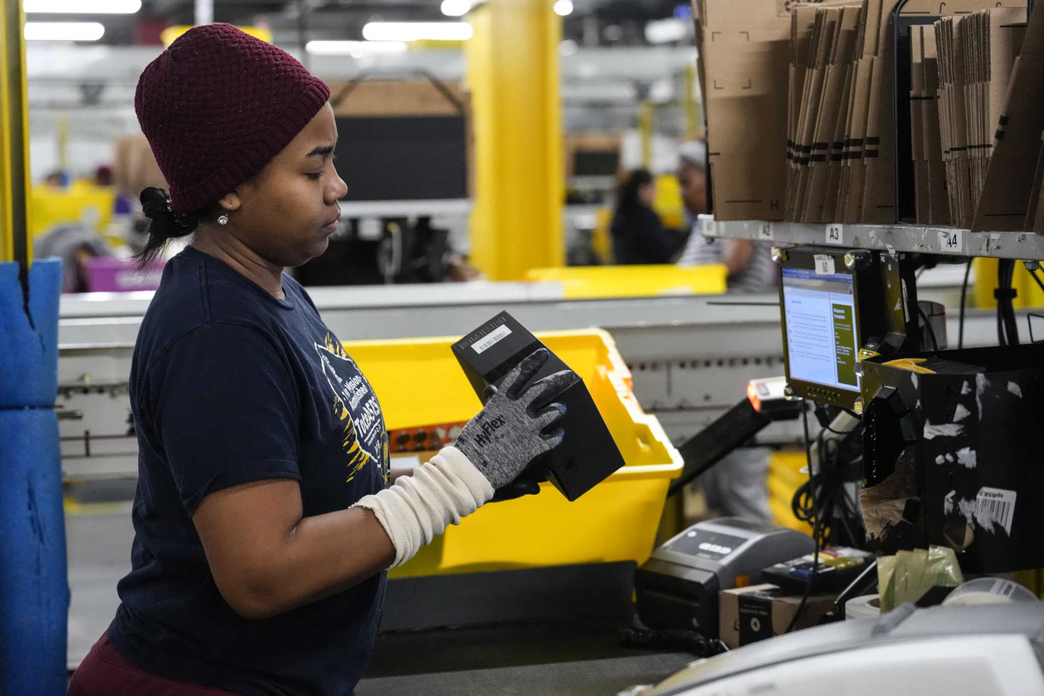 How Richmond Amazon center fulfills flood of Cyber Monday orders