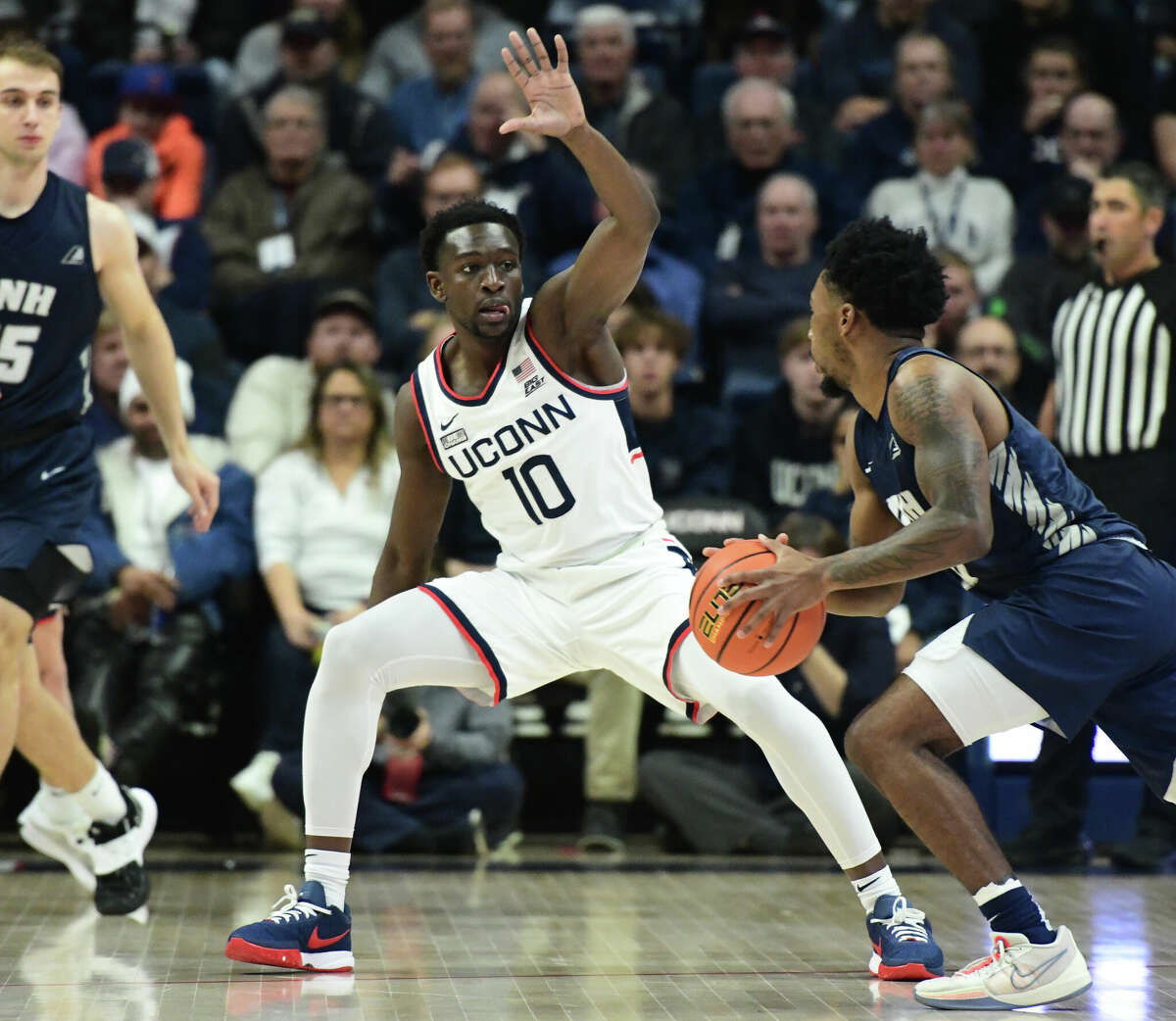 UConn Men Post Record 24th Straight Non-league, Double-digit Win