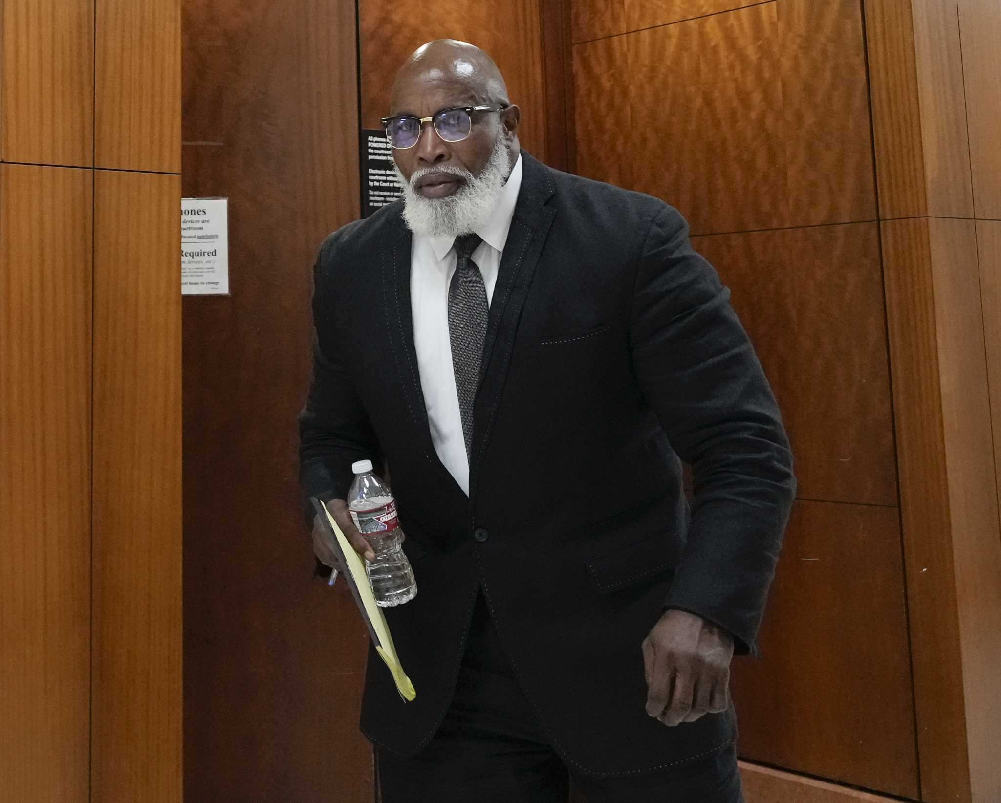 Renard Spivey ex Harris County bailiff goes to trial in wife #39 s death