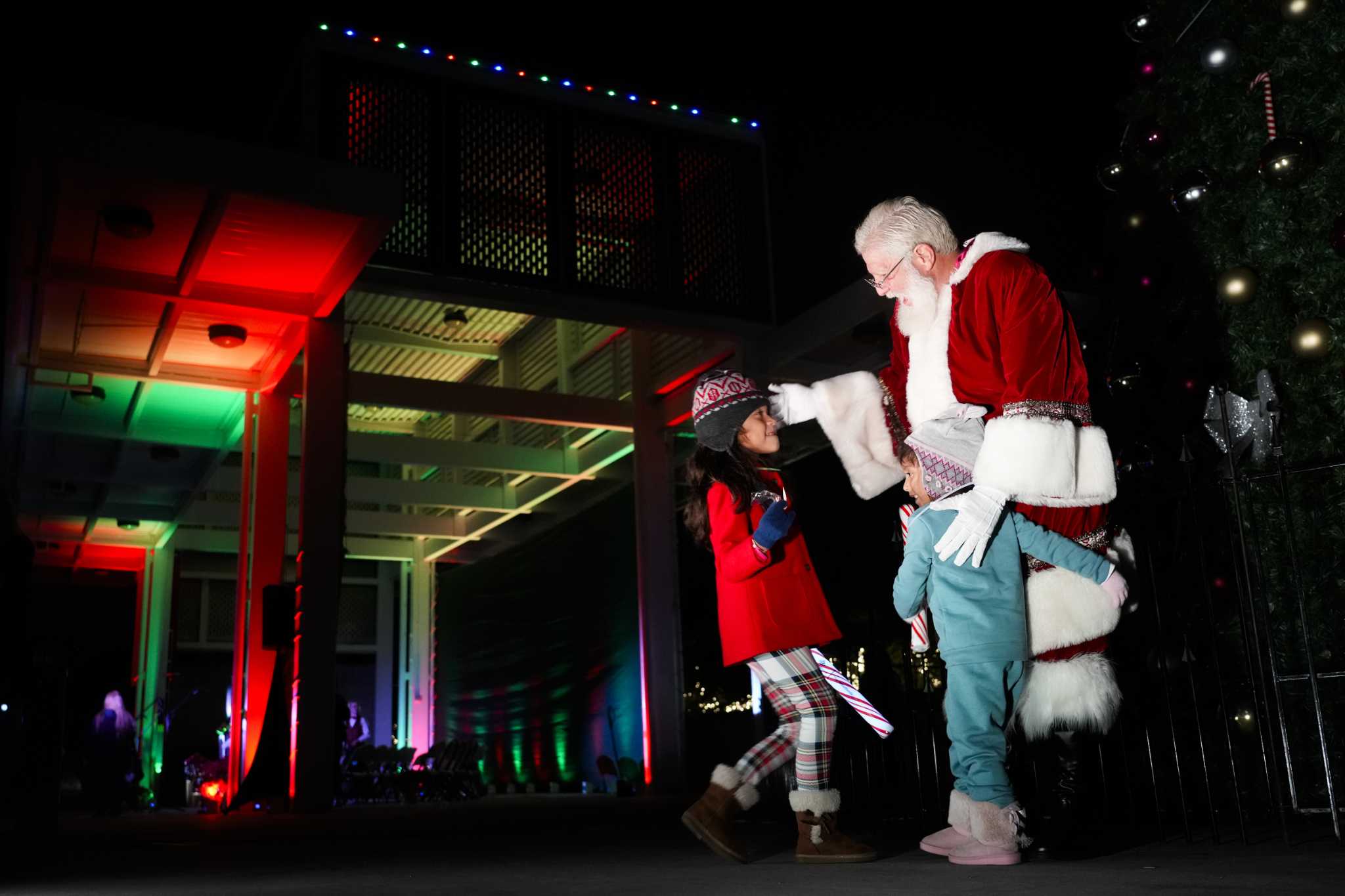 Conroe's Christmas tree lighting draws hundreds of revelers