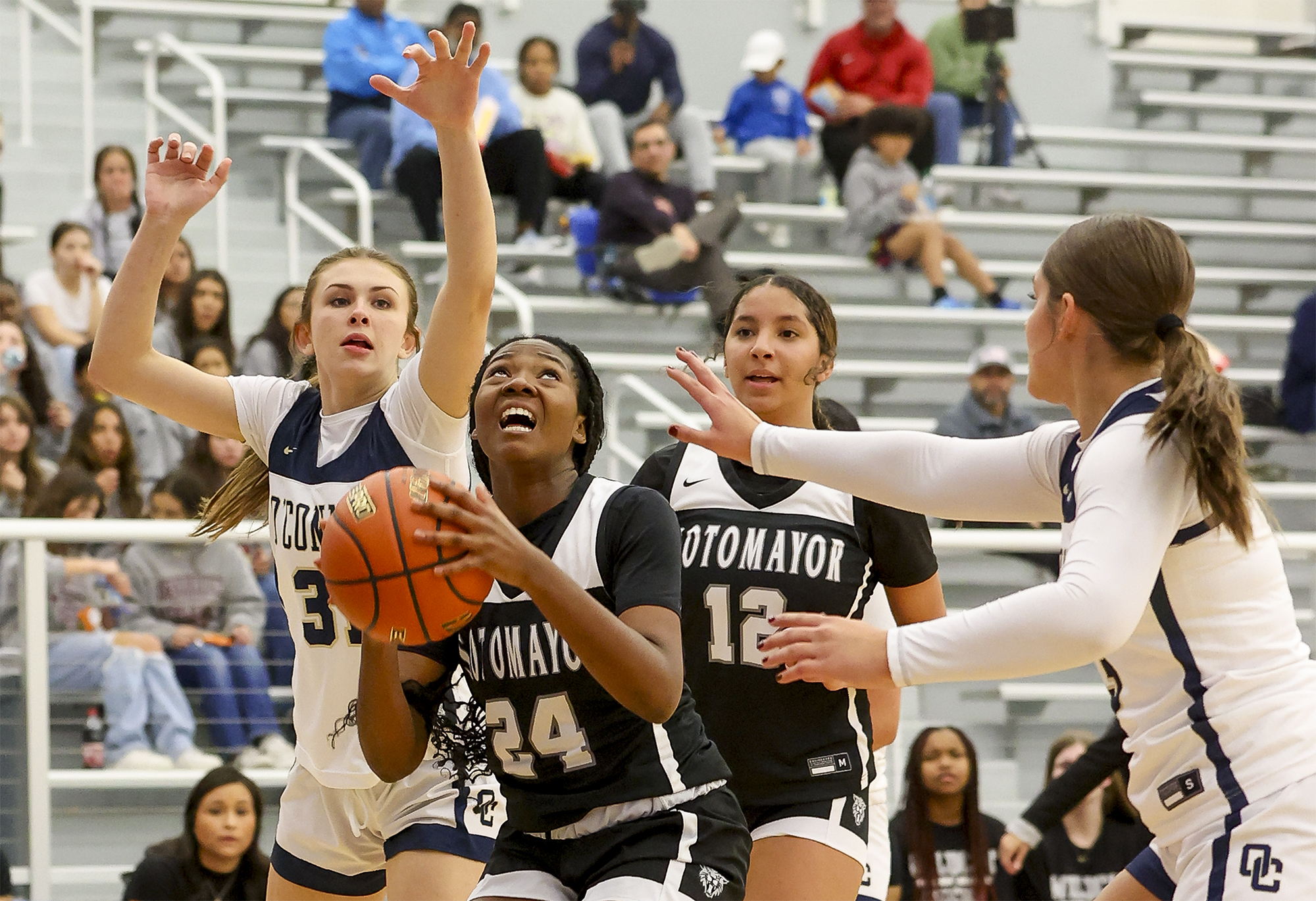 Sotomayor moves into EN girls basketball rankings, Clark stays No. 1
