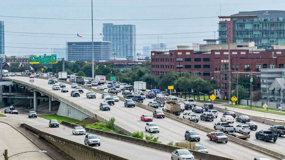 Traffic flows southbound, looking south from downtown Houston on Interstate 45 near West Dallas Street, Wednesday, Nov. 29, 2023.