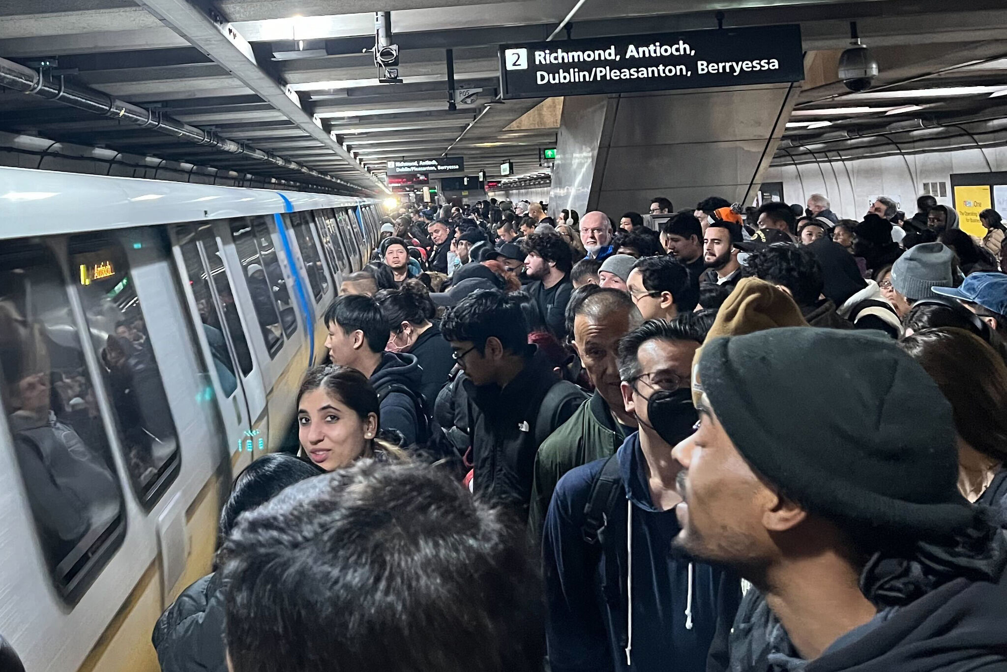 BART Resumes Transbay Service After Person Leaves Transbay Tube