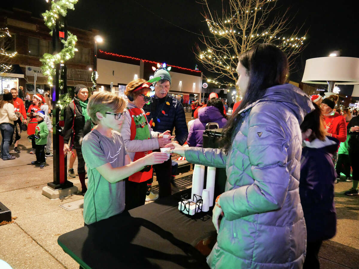 Jingle Bell Fun Run/Walk draws over 500 racers to Downtown Midland