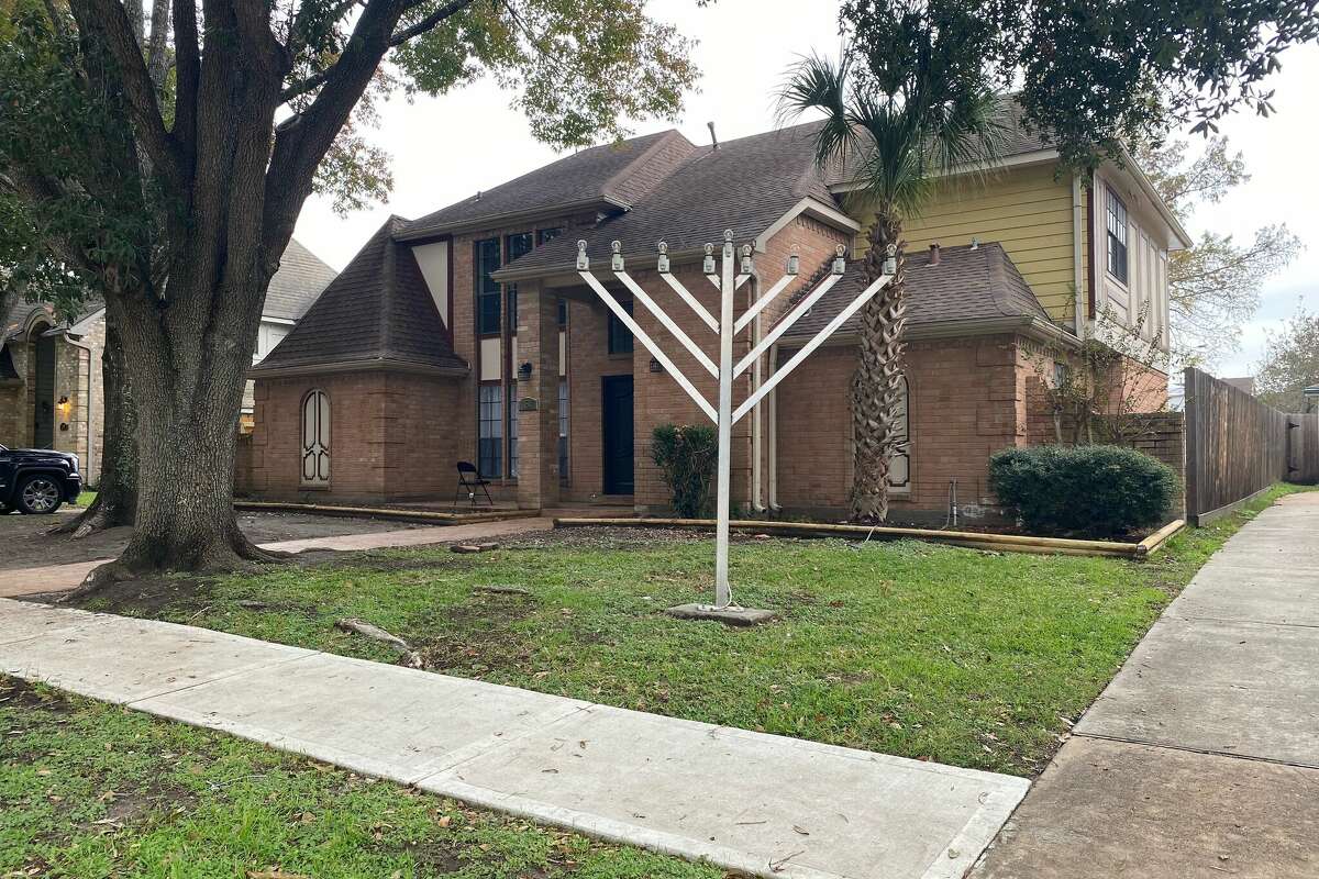 Heimish congregants worship out of a 2,516-square-foot single-family home in the Fondren Southwest neighborhood of Houston. 