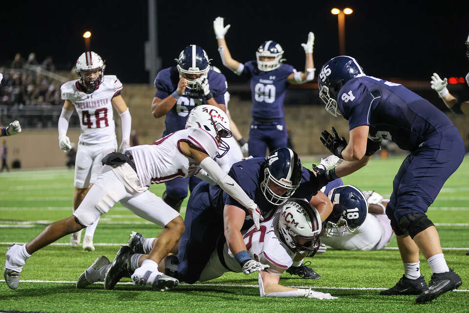 Smithson Valley football rallies past A&M Consolidated