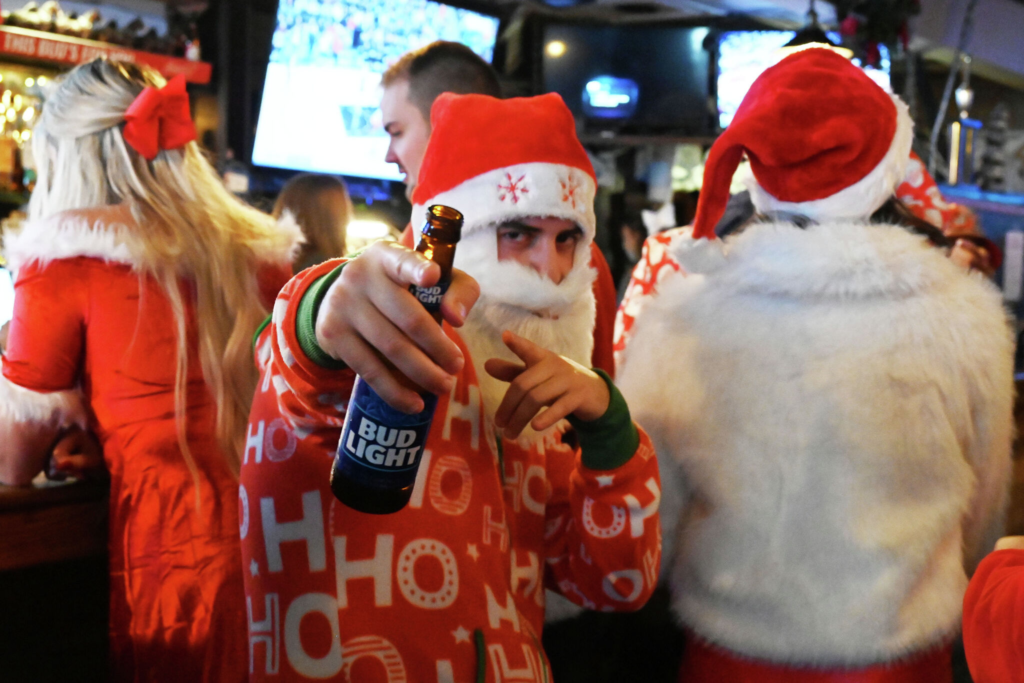 For NYC’s SantaCon weekend, no alcohol on MetroNorth