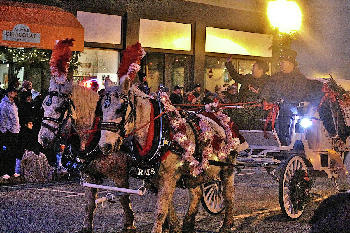 Manistee's Sleighbell weekend draws thousands downtown