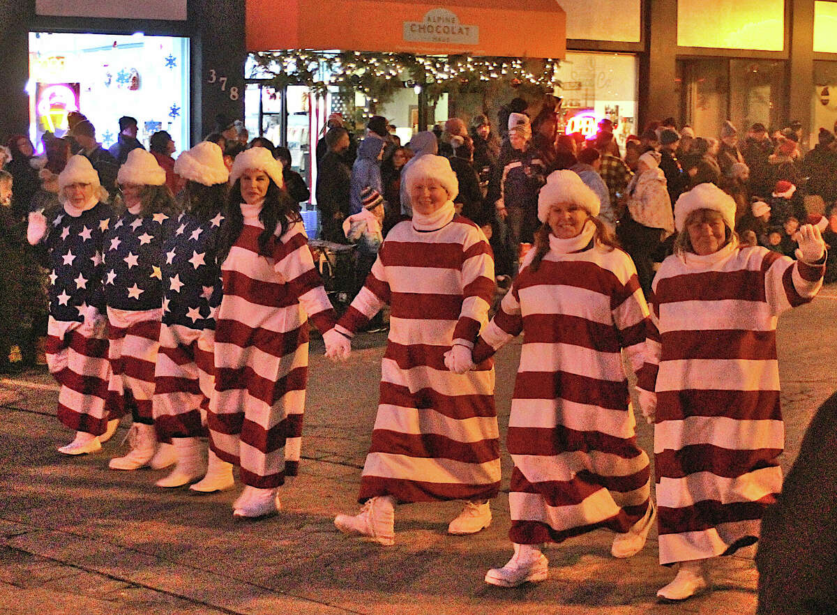 Manistee's Sleighbell Parade goes down River Street