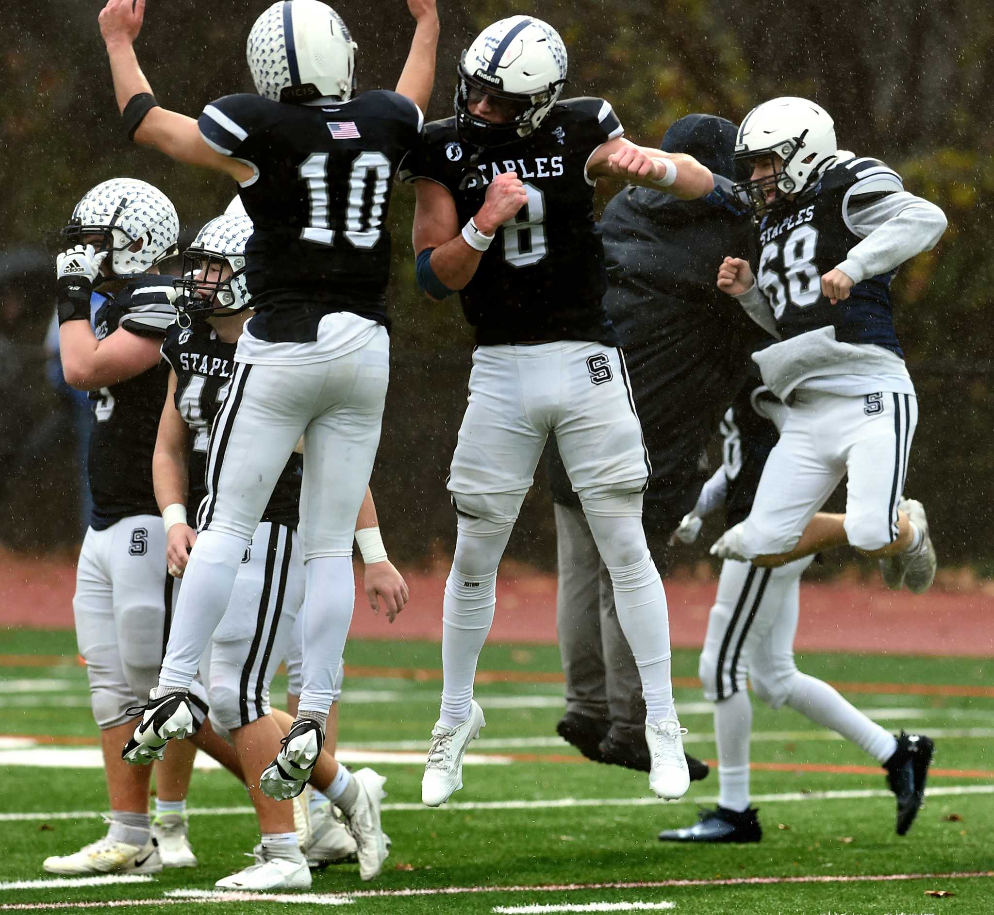 Staples wins CIAC Class LL football championship over West Haven