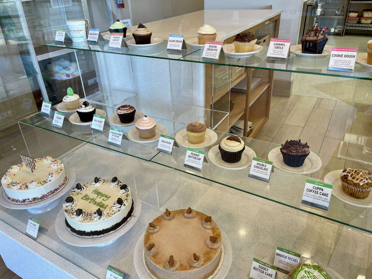 Gourmet cupcake bakery unveils remodel, adds grabandgo options