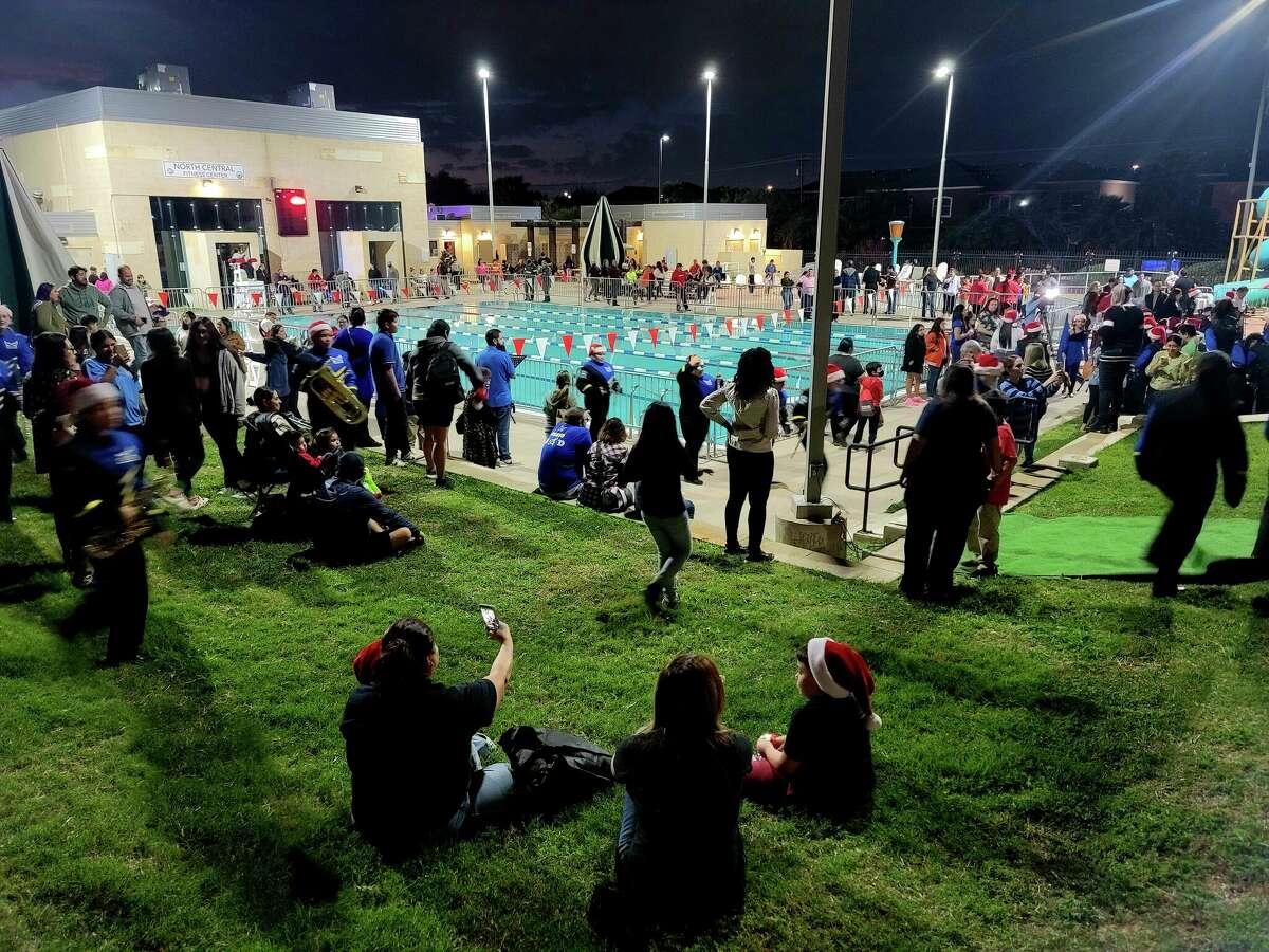 Laredo celebrates Christmas at North Central Park tree lighting event