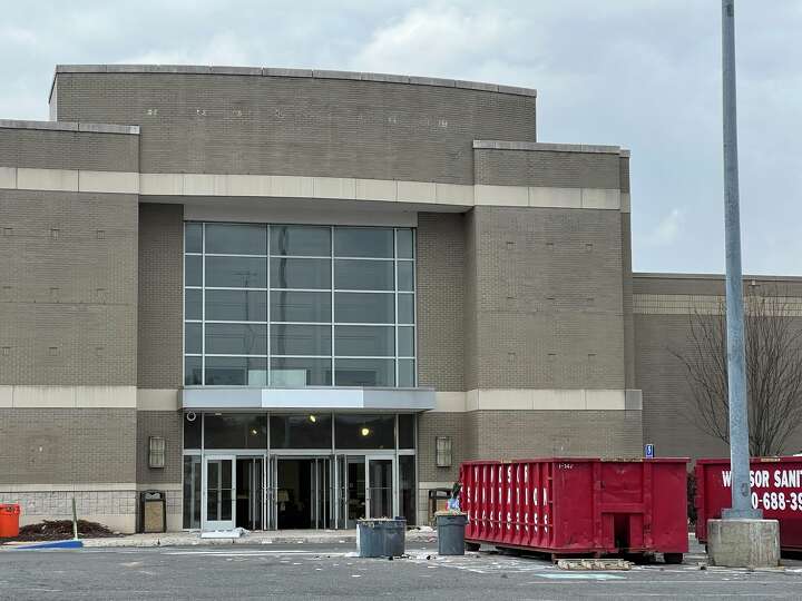 Ashley furniture outlet to open in Waterbury mall after Macy's departs