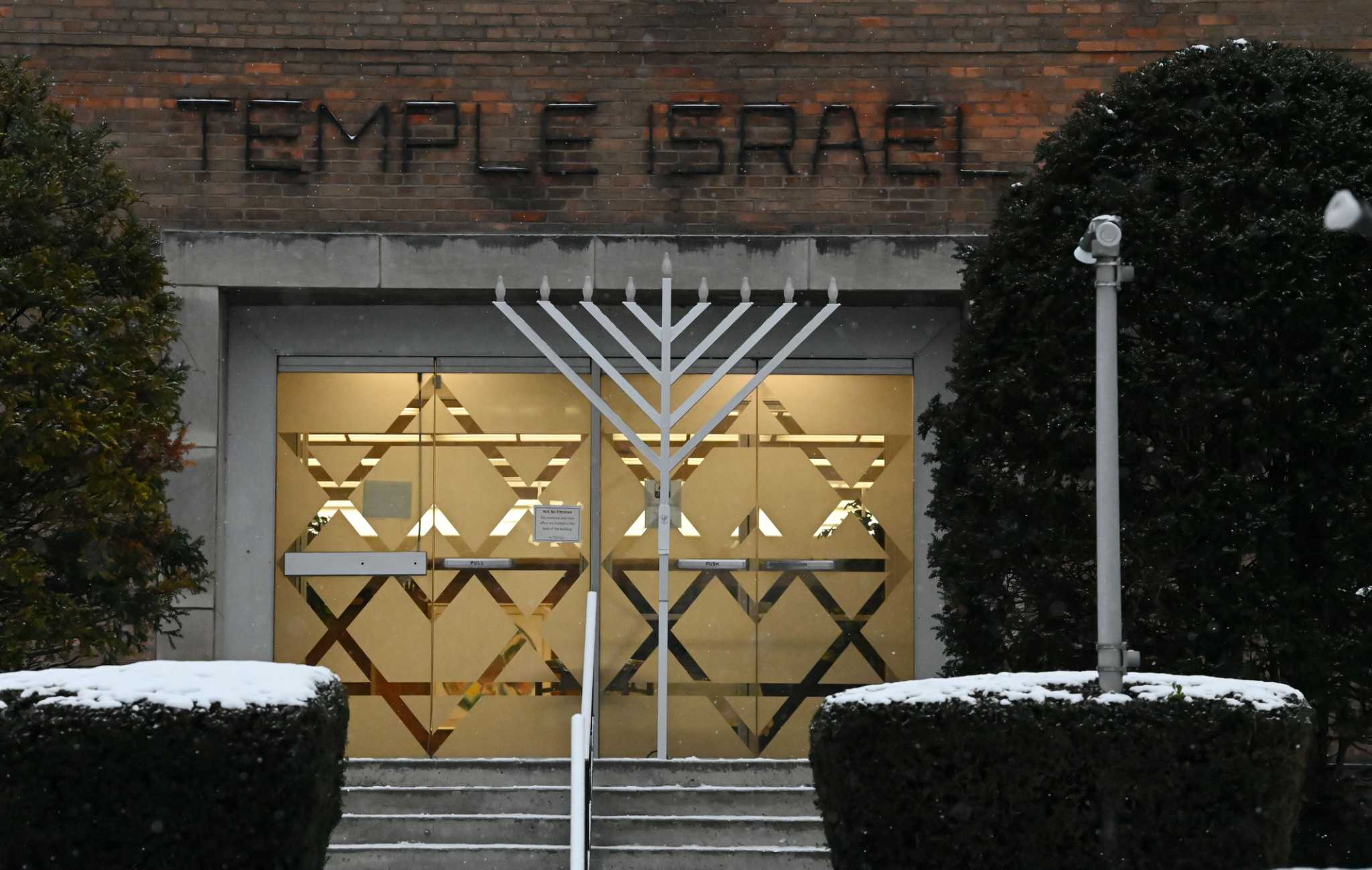 Schenectady man charged in connection with Temple Israel shooting