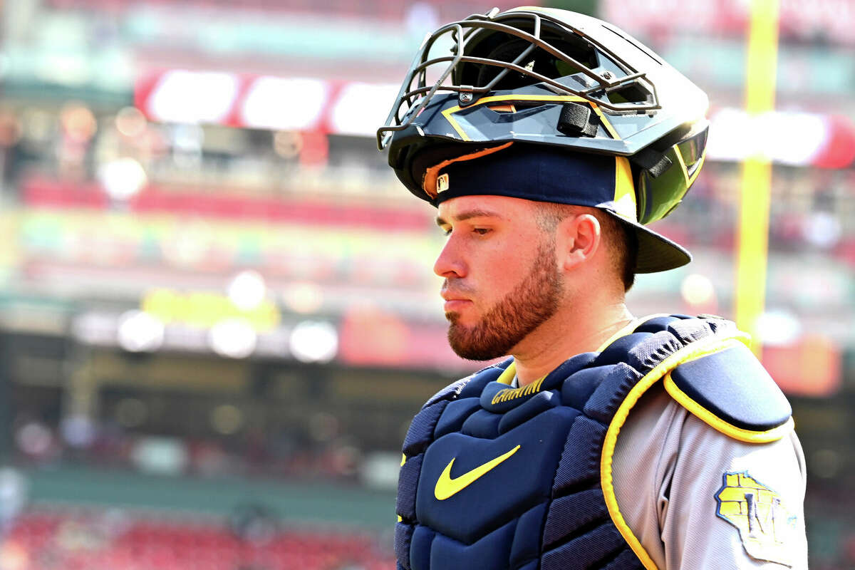 Catcher Victor Caratini (7) as seen during a MLB game between the Milwaukee Brewers and the St. Louis Cardinals on September 21, 2023, at Busch Stadium in St. Louis, Mo. (Photo by Keith Gillett/Icon Sportswire via Getty Images)