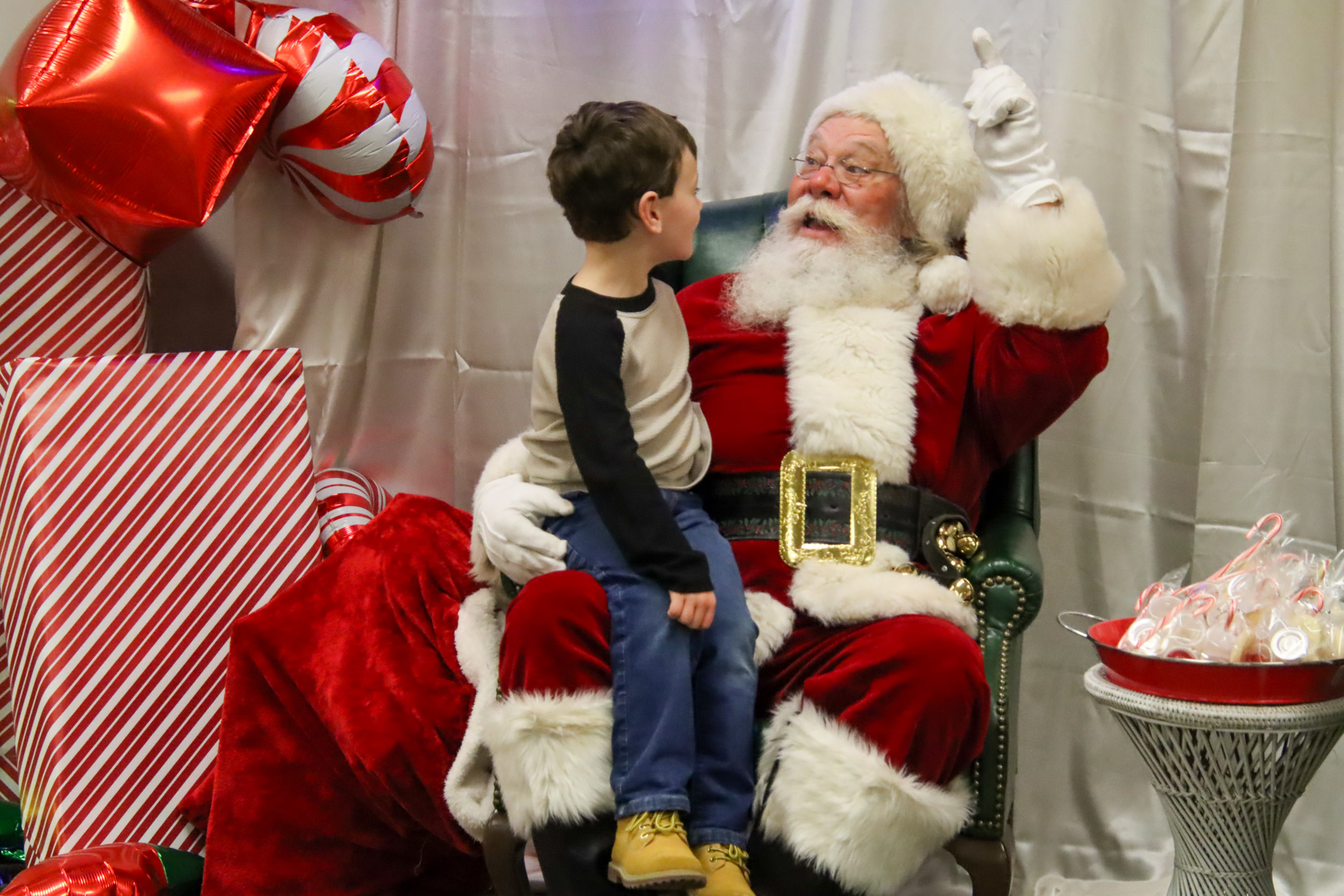 midmichigan-college-softball-welcomes-families-to-breakfast-with-santa