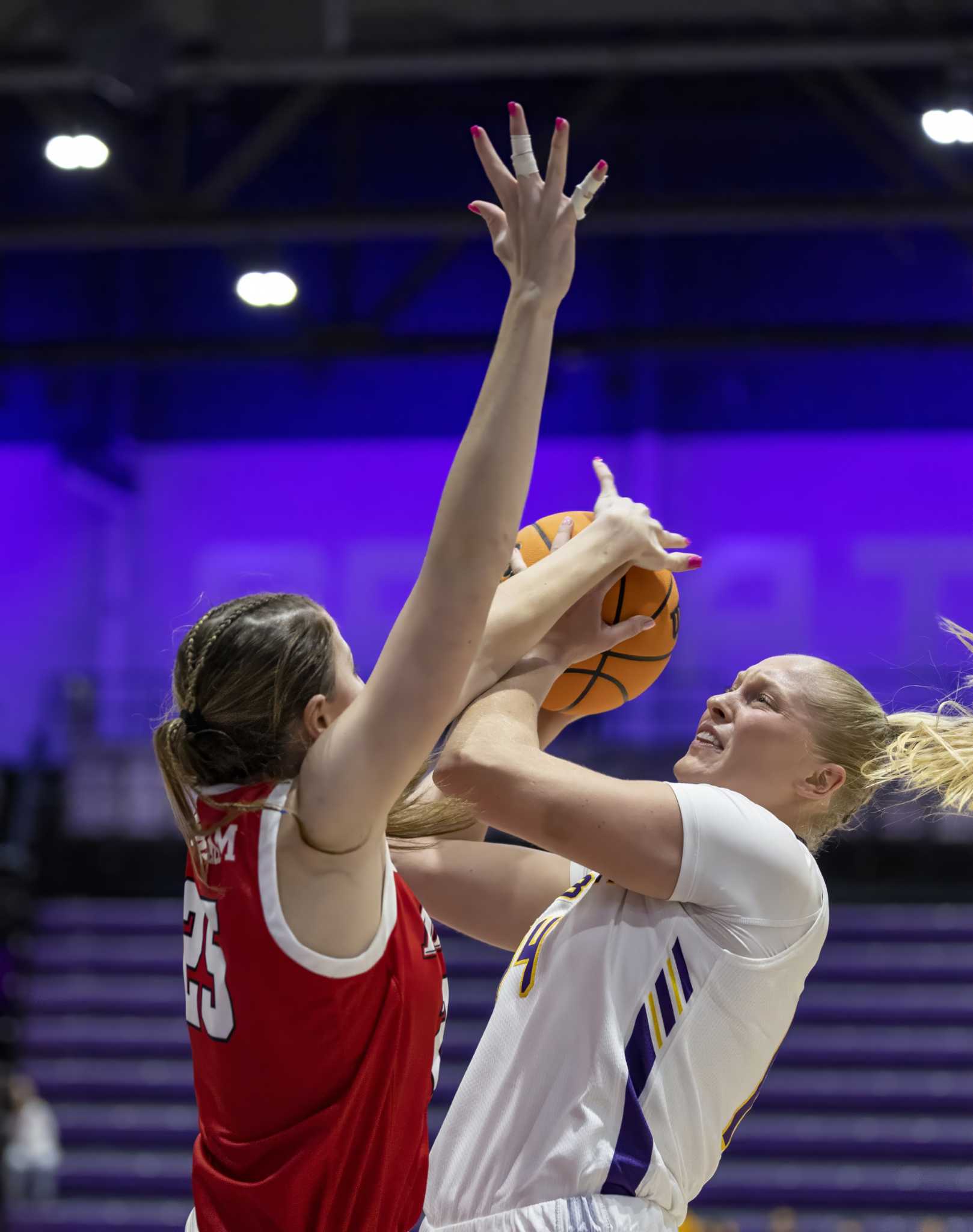 UAlbany women's basketball uses tough defense to rally past Marist