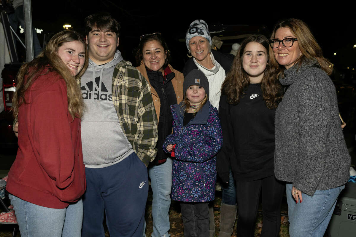 SEEN Old Saybrook Torchlight Parade 2023