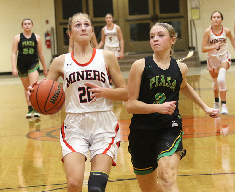 SATURDAY GIRLS BASKETBALL: Streaking Miners bury Piasa Birds