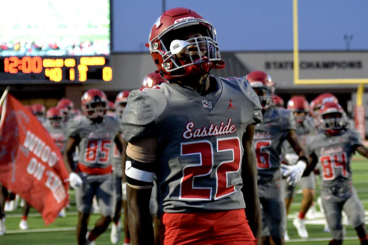 The North Shore Mustangs and Summer Creek Bulldogs play in a Texas high school football game at Galena Park ISD Stadium on Thursday, October 5, 2023.