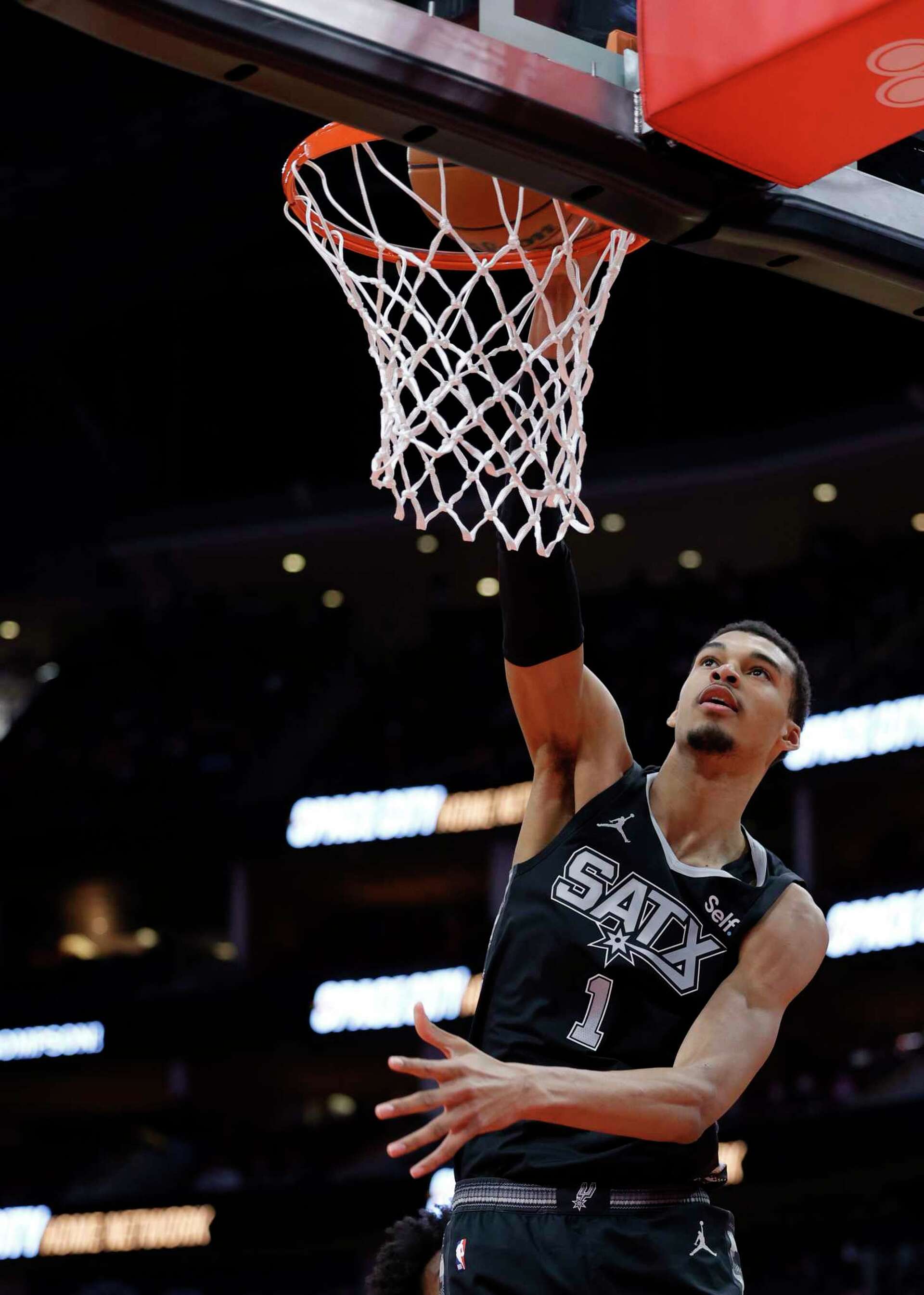 Victor Wembanyama makes top 10 in first All-Star voting fan returns