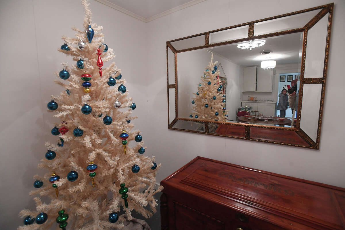 Beaumont historic homes host holiday tours