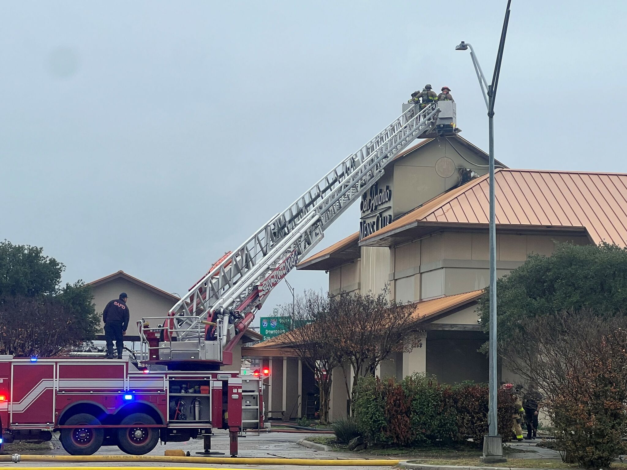 San Antonio Men's Club catches fire months after closing