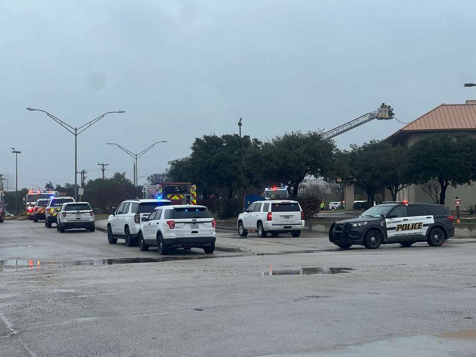 San Antonio Men's Club catches fire months after closing