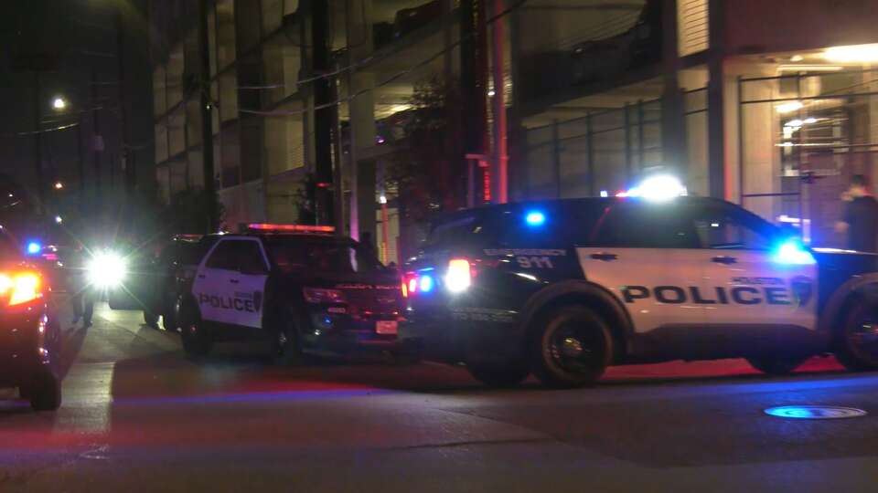 Houston police investigate a shooting at an apartment complex in the 3700 block of Elgin on Tuesday, Dec. 12, 2023.