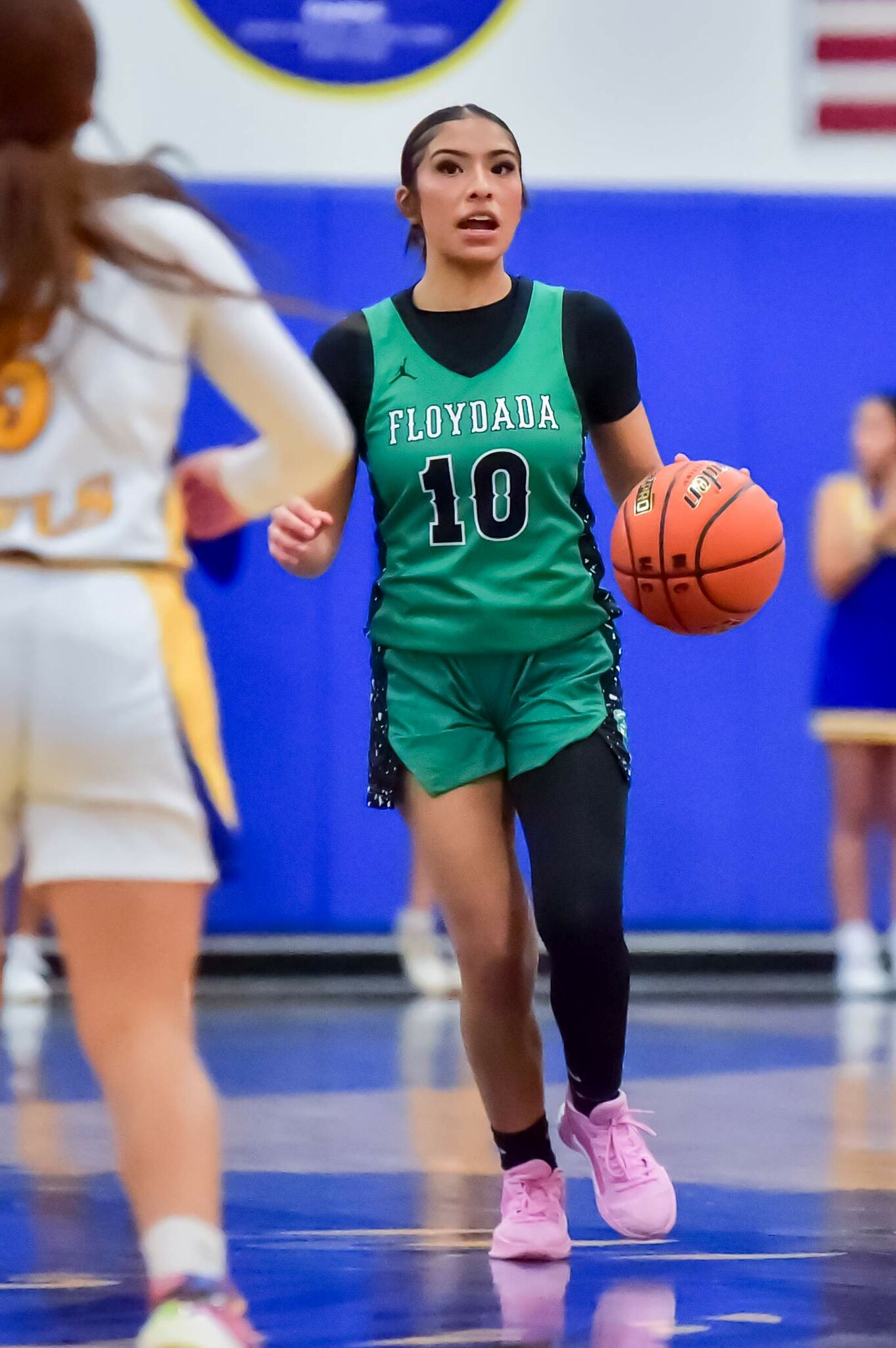 Floydada Lady Winds beat Hale Center Lady Owls by 1