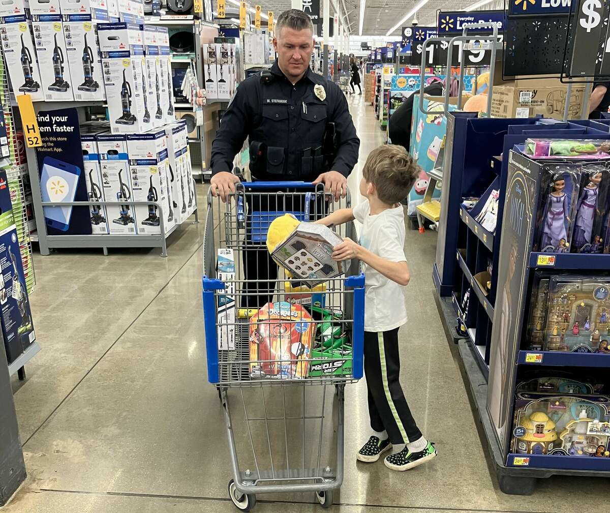 First responders from Midland Co. helped children in Shop With a Hero