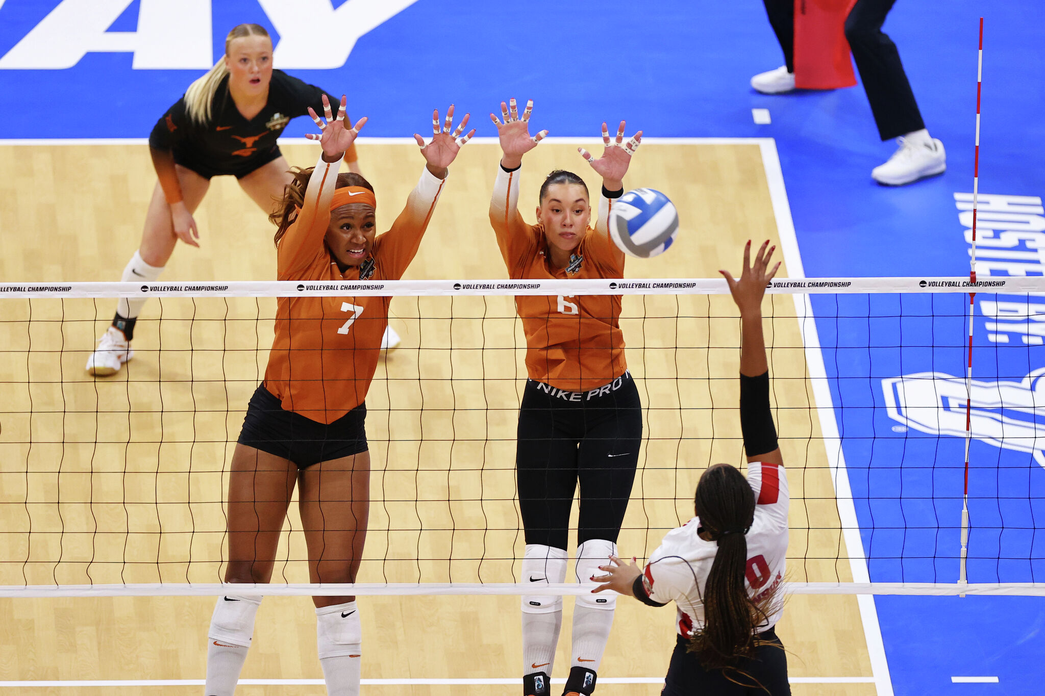 Texas vs. Nebraska in NCAA Volleyball National Championship