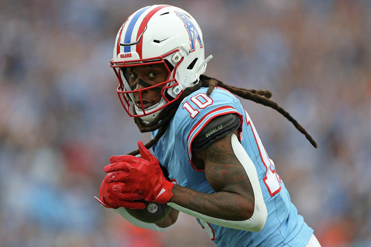 DeAndre Hopkins #10 of the Tennessee Titans during the game against the Atlanta Falcons at Nissan Stadium on October 29, 2023 in Nashville, Tennessee.